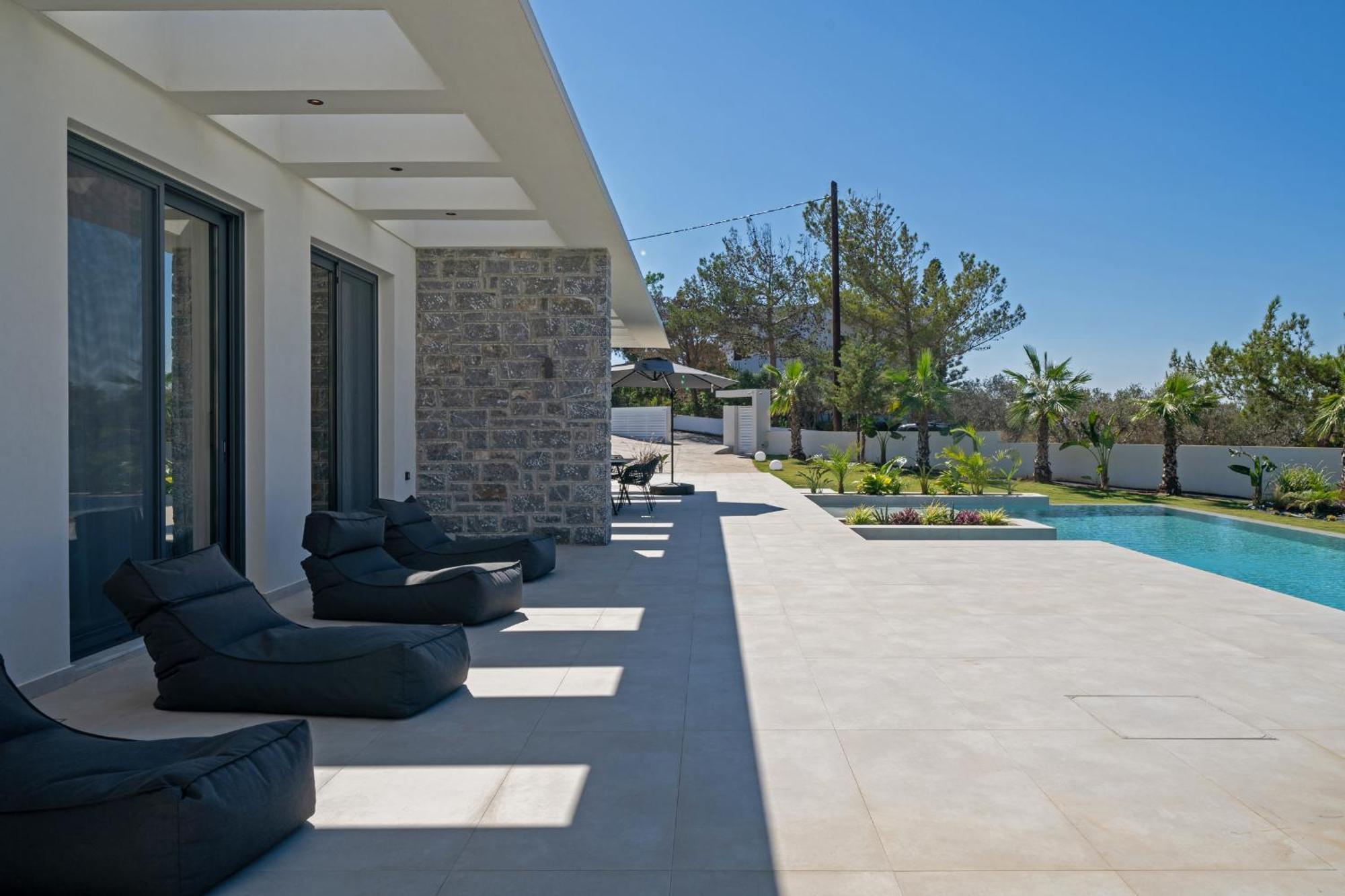 Aethra By Checkin Villa