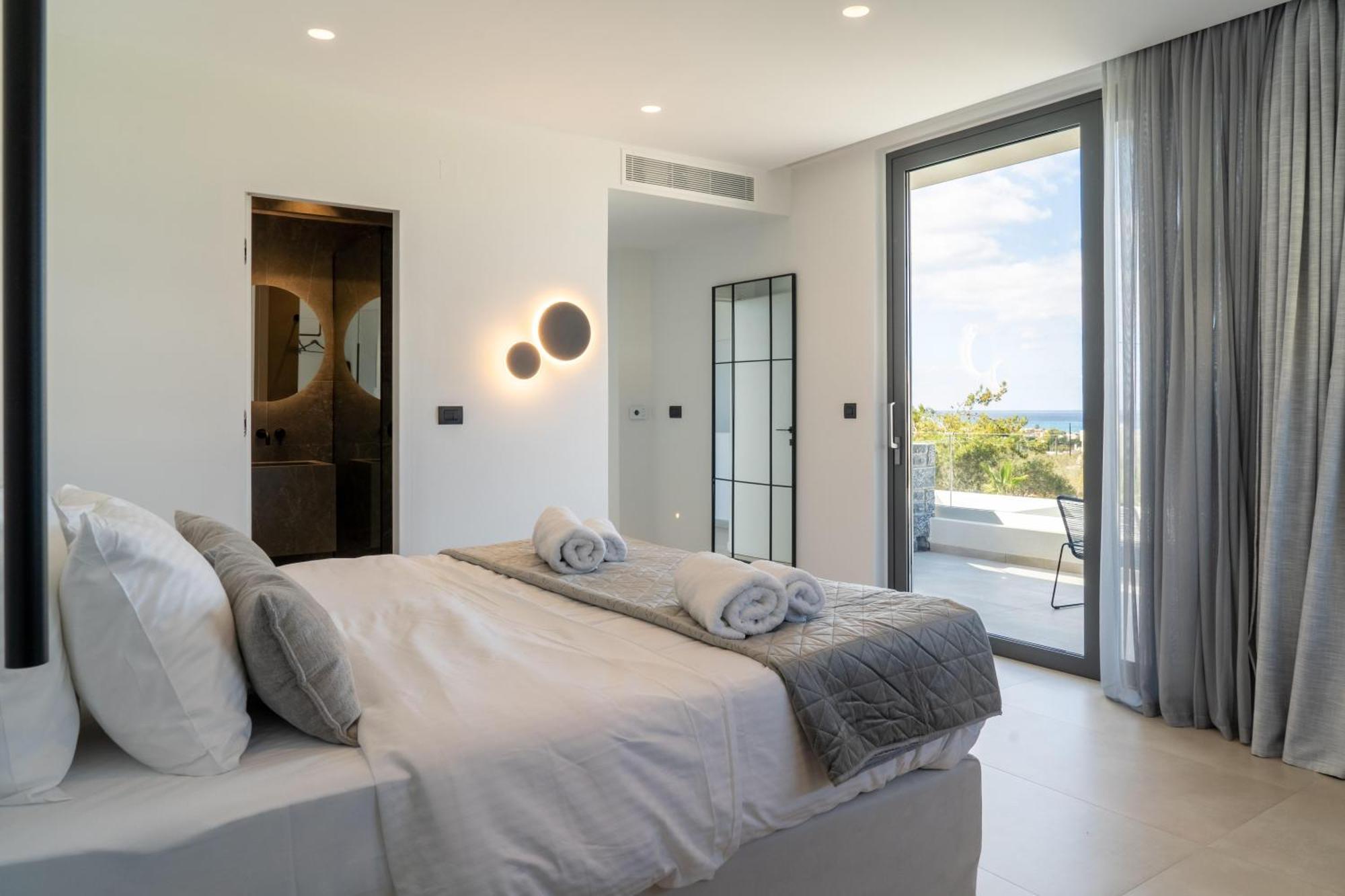 Aethra By Checkin Villa